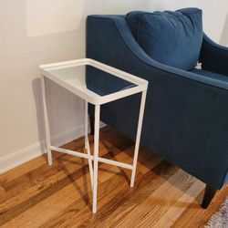 Elegant White Side Table With Mirror Top