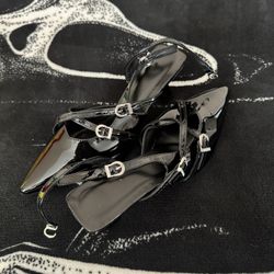 Black kitten heels size 7.5