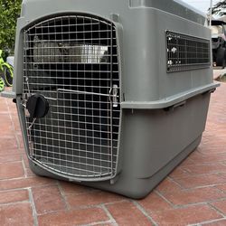 LARGE Petmate Kennel