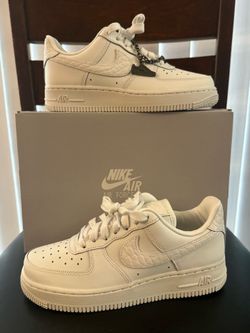 NEW NIKE AIR FORCE 1 07 Low Women’s Size 7.5 White Sneakers