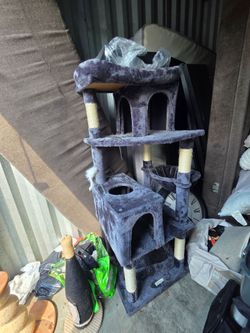 Cat tree / scratchers