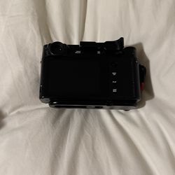 Fujifilm X100v Black