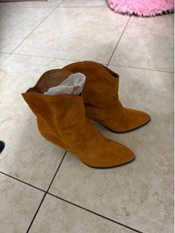Joie Boots size 6.5
