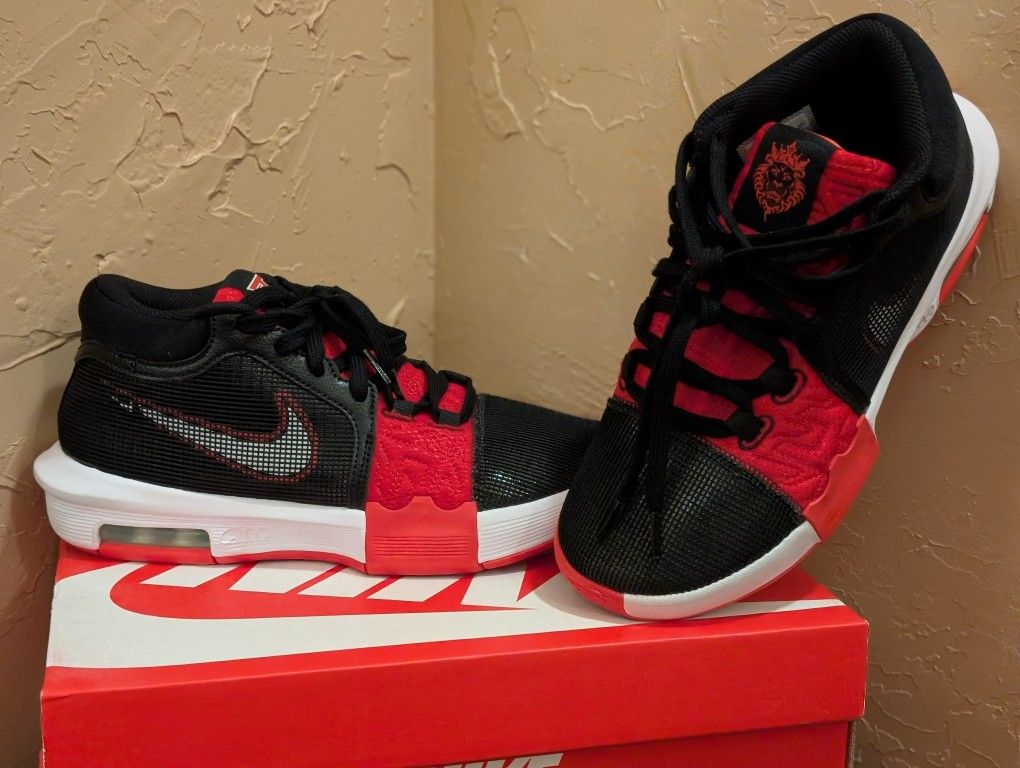 Nike LeBron Witness VIII Basketball Shoe -7y