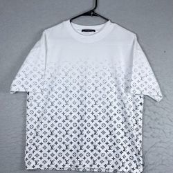 T Shirt LV  Authentic Used Size L