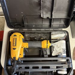 Dewalt 16GA straight finish nail gun pneumatic 