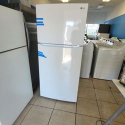 LG Refrigerator 18 Cuft Glossy White 