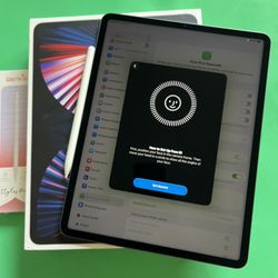 Apple iPad Pro 12.9” 5th Generation (2021 - M1 Chip) 2TB With Pen & Keyboard Case 