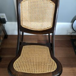 Antique rocking chair 