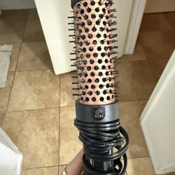 Styling hairbrush