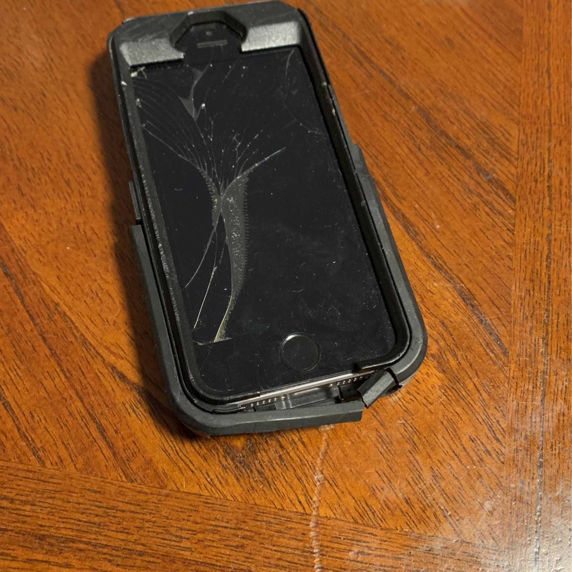 IPHONE SE 1ST GEN (BROKEN)