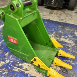 Mini Excavator Caterpillar CAT 303 GP Bucket 12” inches Width or Similar Machine