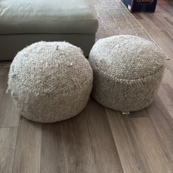 2 Poufs