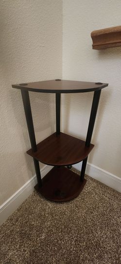 Corner Table / Corner Accent Table