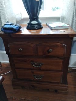 Solid Wood 3-Drawer Nightstand