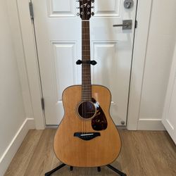 Yamaha Acoustic Guitar FG700S
