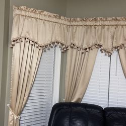 Curtains and Valences 