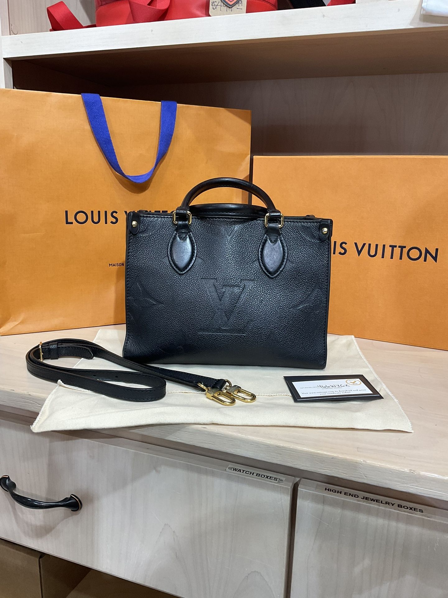 Lv On The Go Hangbag