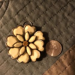 Flower pendant