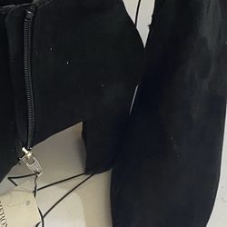 NWT Ladies 8.5 Black Faux Suede Heeled, Open-toed, Sandals