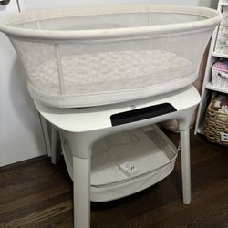4 Moms Mommaroo Bassinet