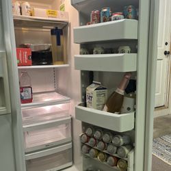 Kitchenaid refrigerator/freezer/icemaker
