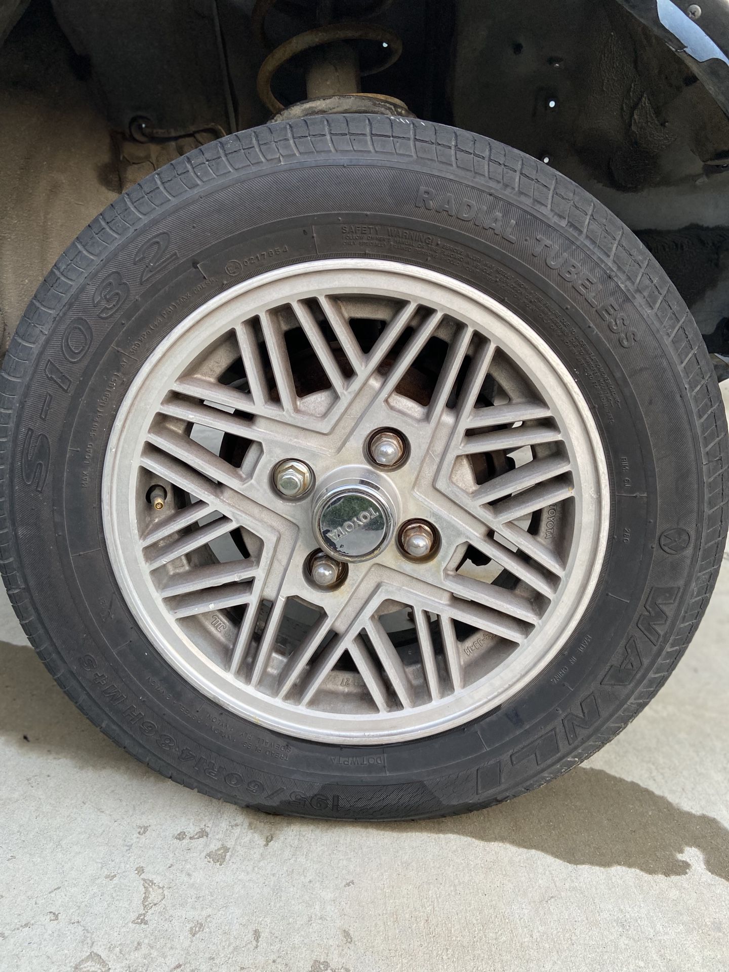 AE86 GTS hatch snowflake OEM wheels