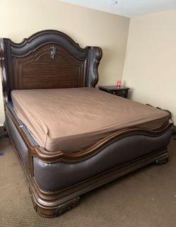 Classy California King platform bed