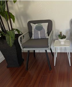 Patio chair and side table