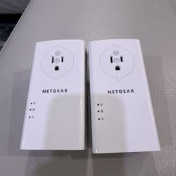 Netgear Powerline 2000 with Extra Outlet (PLP2000)