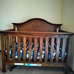 Crib With Crib Mattress 