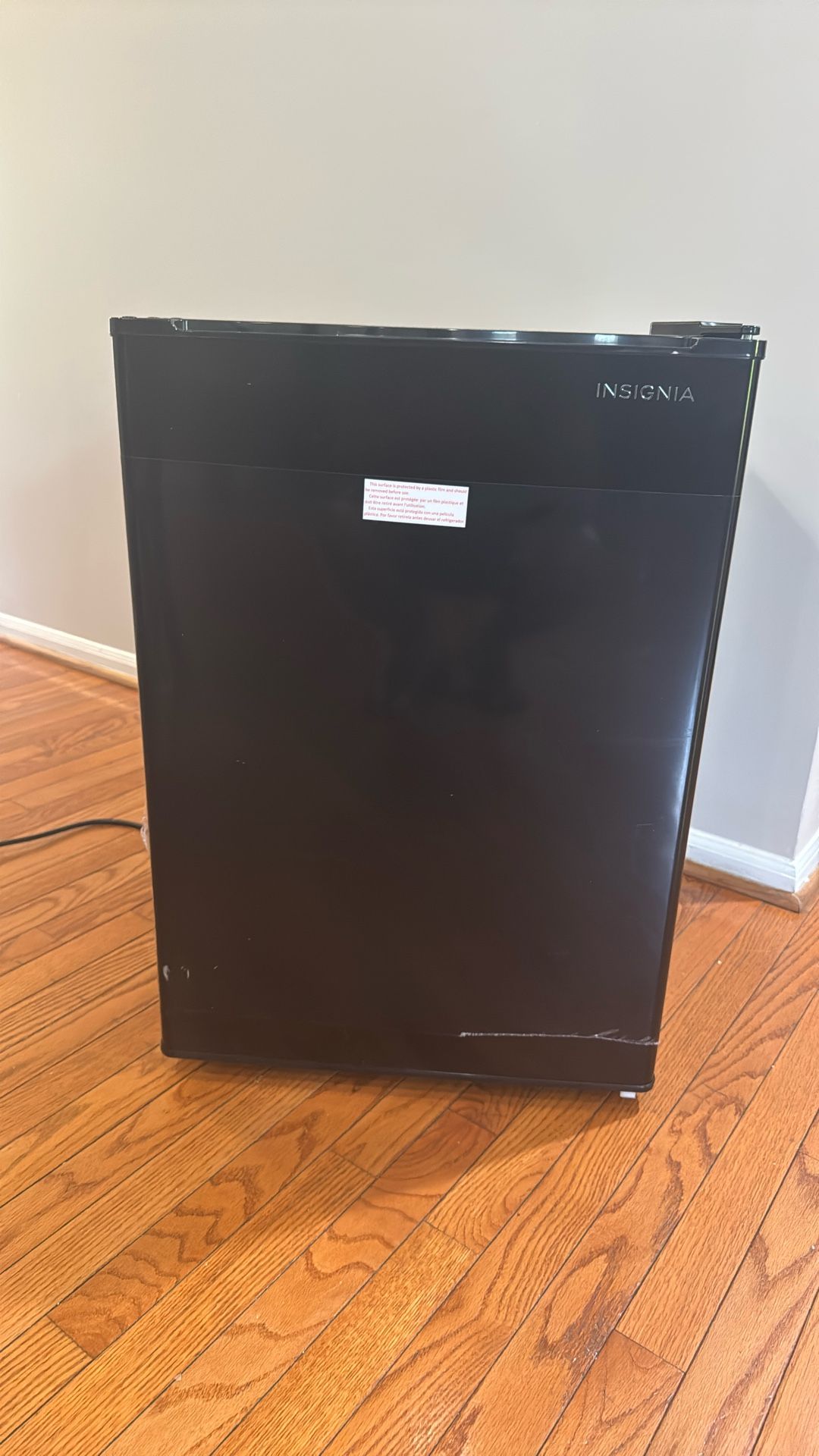 Small Mini Fridge For Sale  2.6 Cu Ft insignia