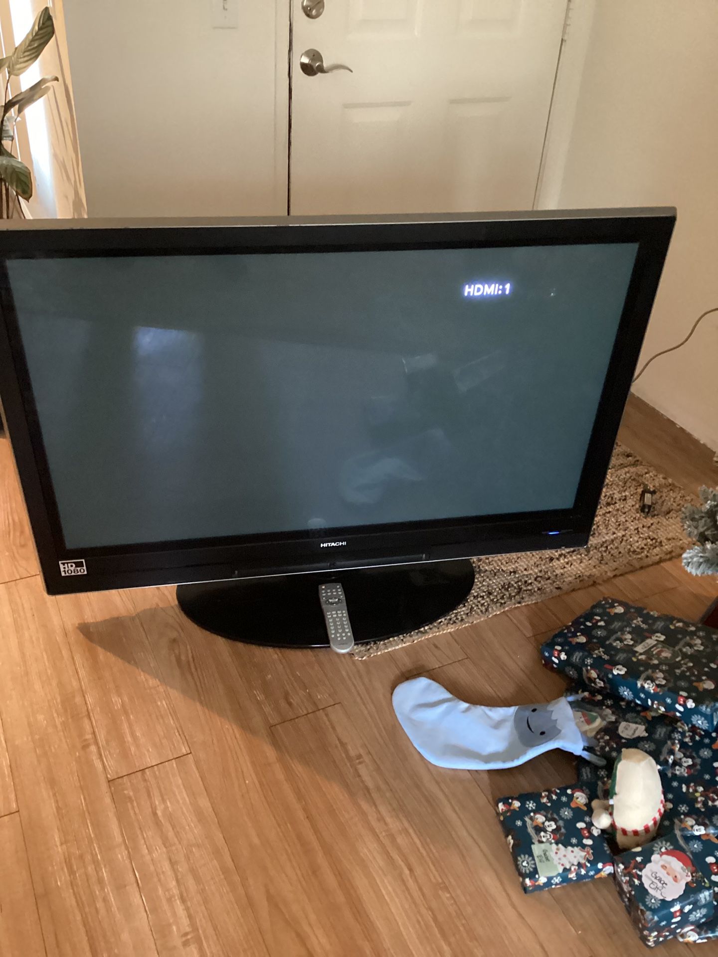 Tv 41 Inches + Remote Control Like VeryGood 