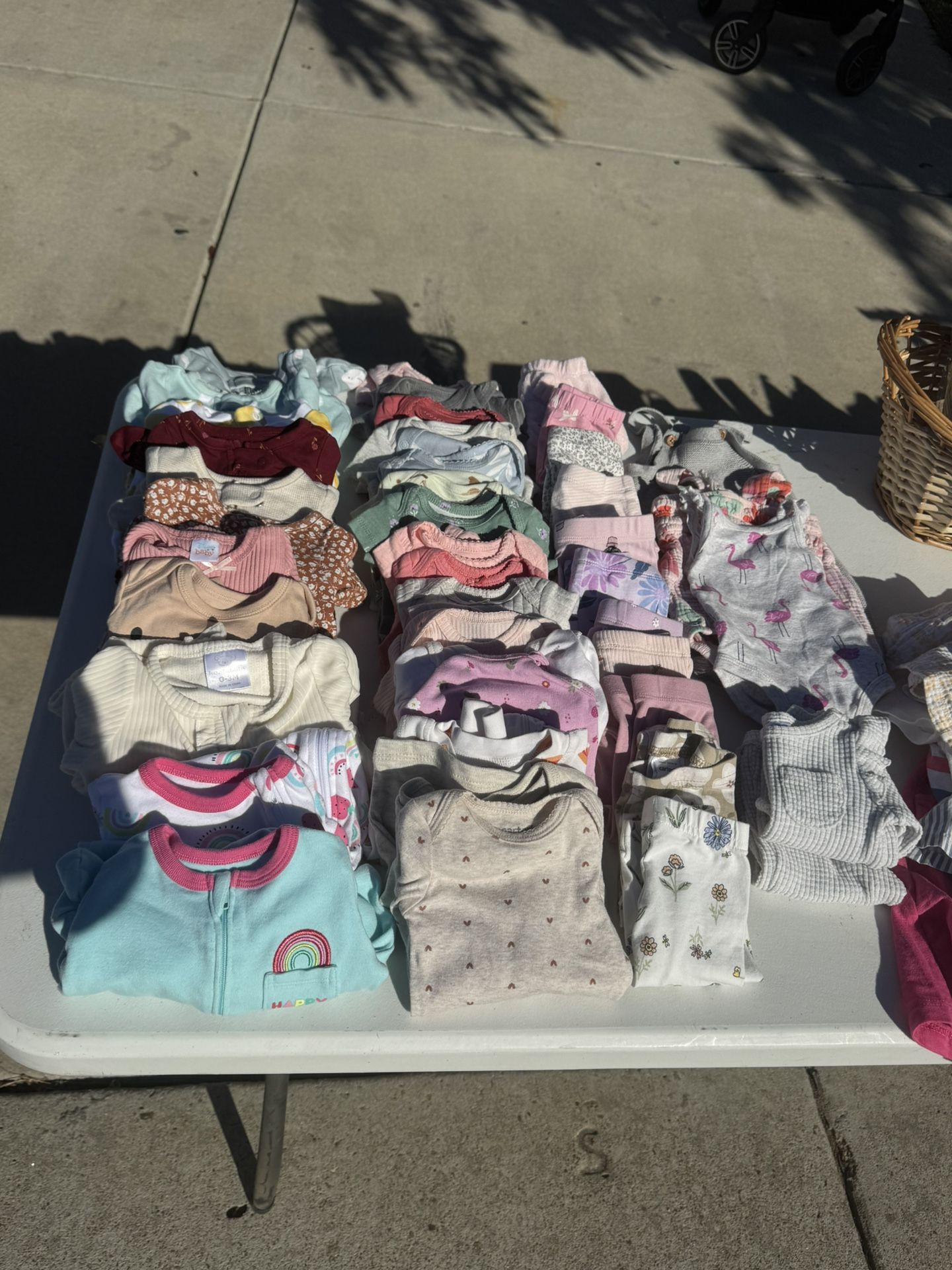 baby clothes 0-3 mos