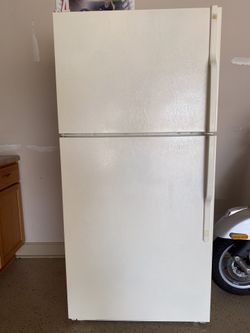 GE Refrigerator