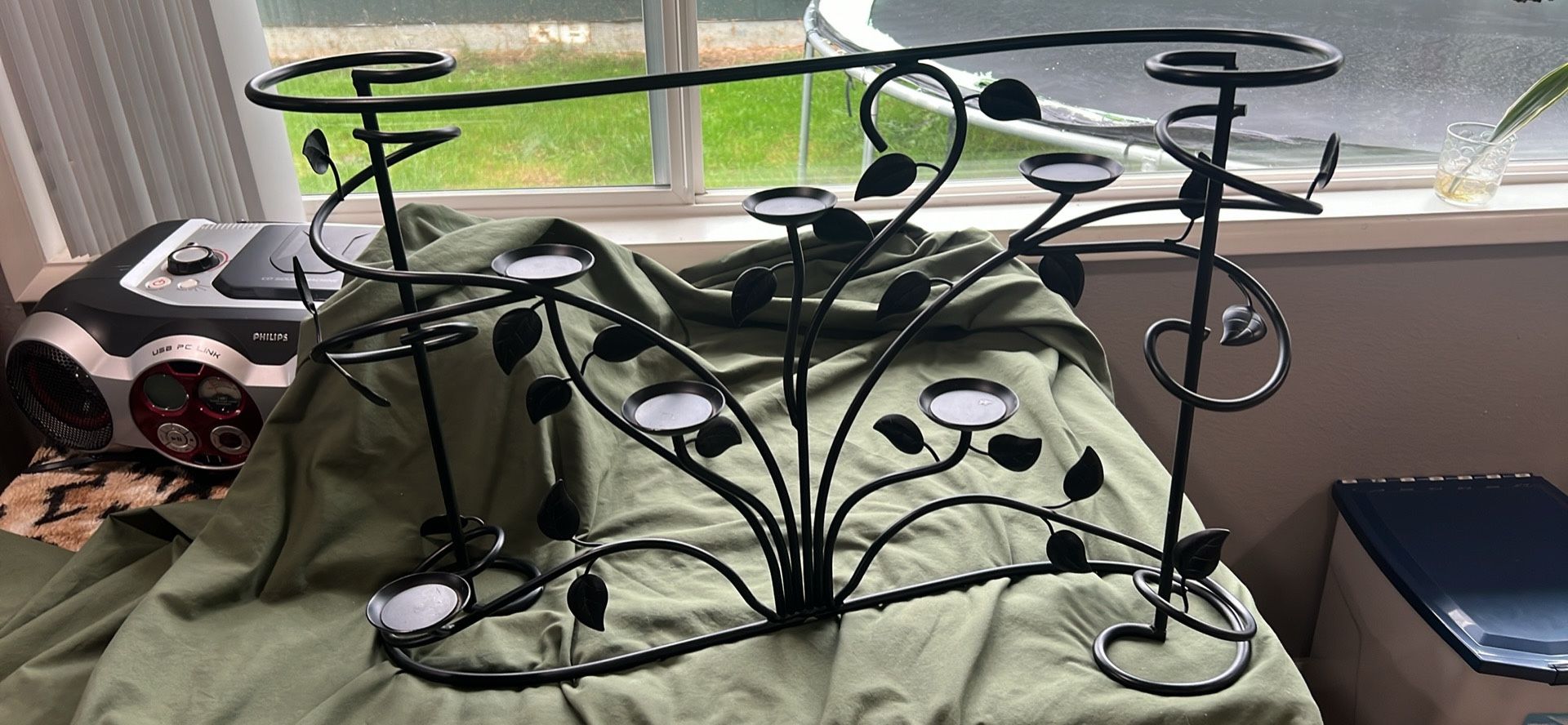 Black metal candle holder