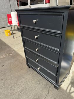 Dresser