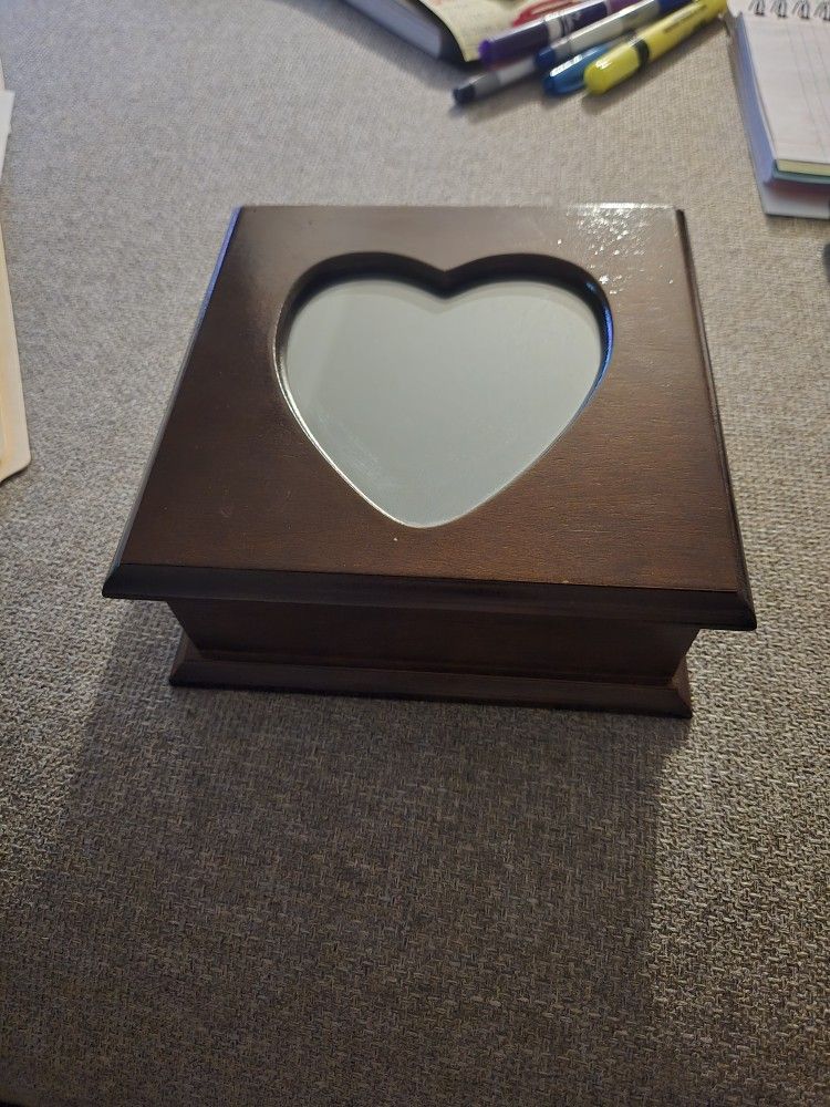 JEWELRY BOX