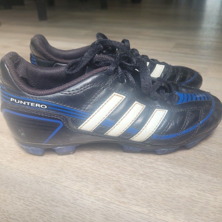 kids ADIDAS Size 2 Soccer Cleats
