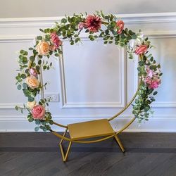 Hoop Metal Cake Stand / Dessert Display, Gold, 31.5 Inch with Floral Garland