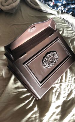Jewelry box
