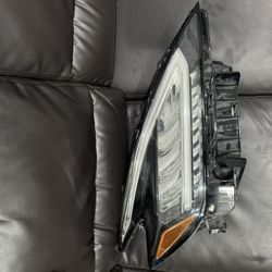 Nissan Murano Headlight