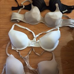 Pre Owned 4 As Bundle Variety Styles Bras-40D