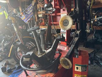 Tire machine