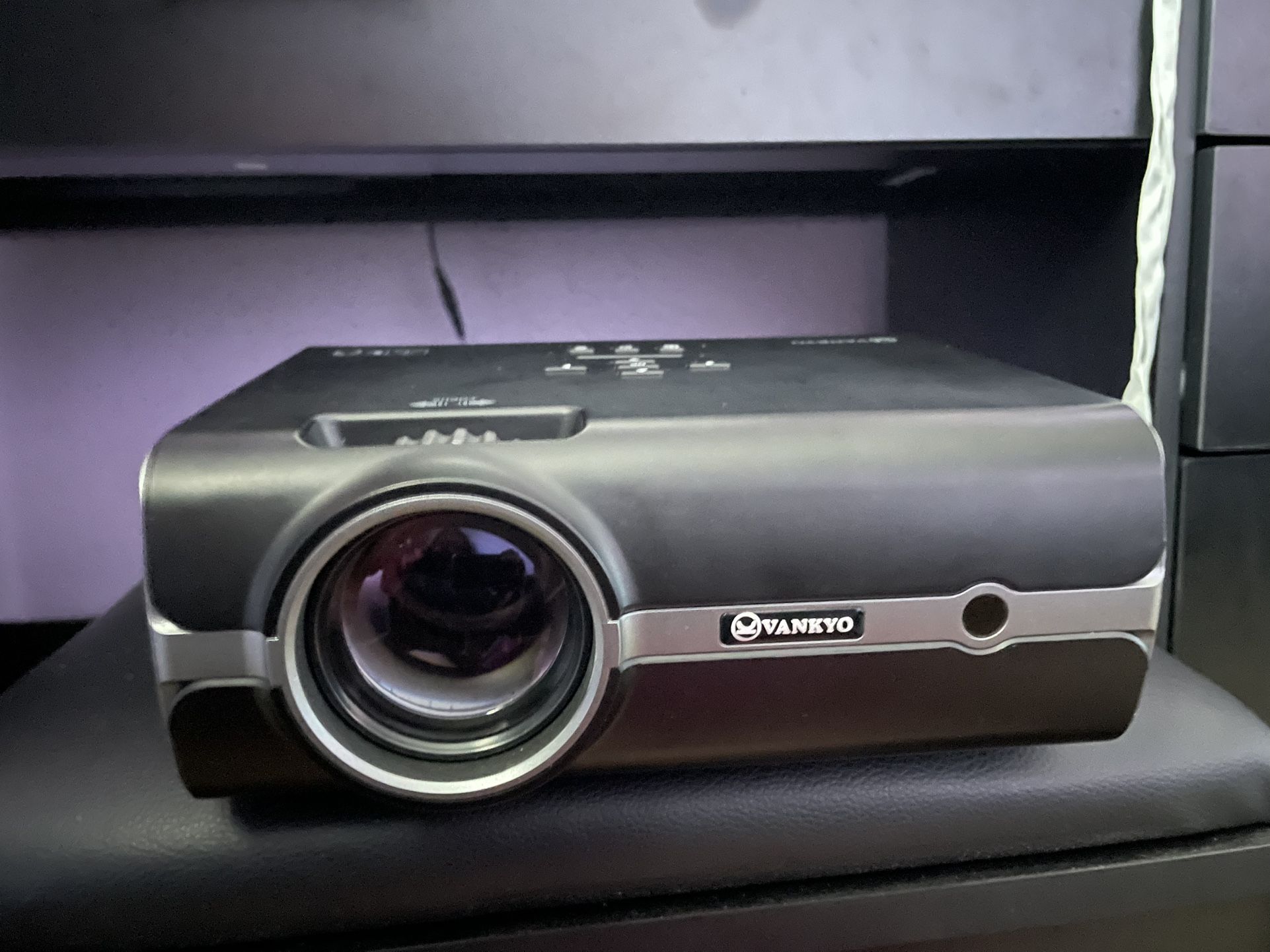 vankyo leisure 410 projector black