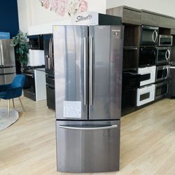 Samsung 21.6-cu ft French Door Refrigerator with Ice Maker (Black Stainless Steel)$134/month