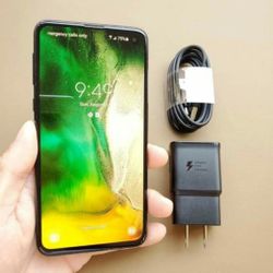 Samsung Galaxy S10E Unlocked Excellent Condition