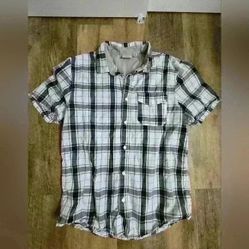 VANS mens short  sleeve shirt size medium 