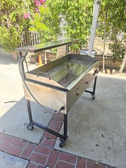 TACO CAR STAINLESS STEEL IDEAL FOR START YOU OWN BUSSINES 3 BURNERS READY FOR WORK MADE MONEY,WORKS GREAT YOU CAN TEST IT BEFORE PURCHASE DIMENSION 57