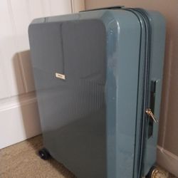 Suitcase 22 Tall 17 Wide 